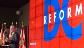 Jeb Bush promete reforma migratoria si gana elecciones en EU 