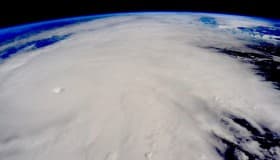 "Be careful!", dice el astronauta Scott Kelly a México