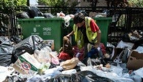 Mueren 3 personas tras cocinar comida recolectada entre la basura de la Central de Abasto