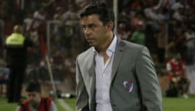 Le meten cuchillo a Marcelo Gallardo, técnico de River Plate | Video