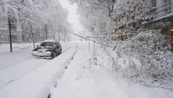 La nieve colapsa Madrid y otras ciudades de España por una tormenta inédita | Fotos y vídeos