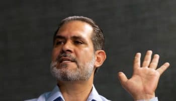 Aristegui en Vivo: Habla Guillermo Padrés, acusa a EPN y a Osorio Chong; caravana migrante; donativos en familia y más