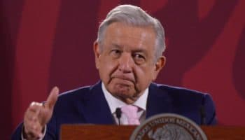 Grandes contribuyentes deben 100 mmdp al SAT: AMLO | Video