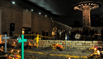 Esta es la ofrenda de muertos del Museo de Antropología hecha por la comunidad nahua de la Huasteca veracruzana | Fotos