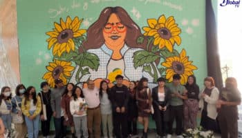 Con mural, alumnos y UNAM homenajean a Yaretzi Adriana, quien falleció en el choque de la Línea 3