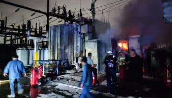 25 mil afectados en NL por incendio en planta de CFE