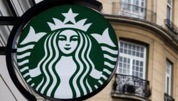 Starbucks anuncia el mayor despido de su historia; 1,100 empleados sin trabajo