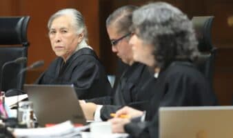 Monreal pide tenerles paciencia a los ministros de la Suprema Corte