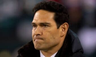 Apuñalan a exjugador de los Jets, Mark Sánchez, en Indianápolis