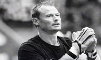 Muere el ex guardameta austriaco Alex Manninger en un accidente de tráfico | Video