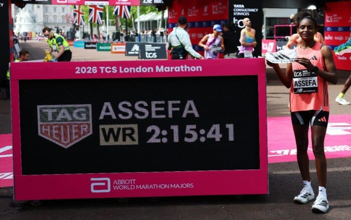 Atletismo | Mejora Tigst Assefa su propia marca mundial en el Maratón de Londres | Video