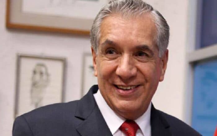 Dedican exposición al universo cultural del escritor y periodista René Avilés Fabila