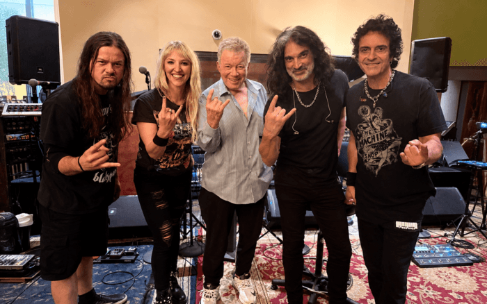 William Shatner debuta en el heavy metal a los 95 años