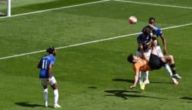 Muerden Wolves, con gol de Raúl Jiménez, al Everton | Video