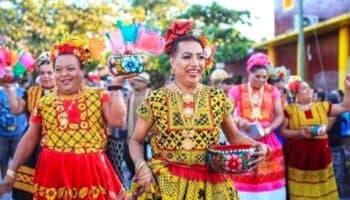 Discriminan a las muxes en la vela grande de Juchitán, Oaxaca