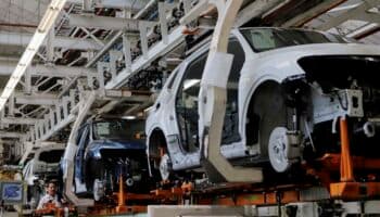 México recauda récord de impuestos de la industria automotriz: SAT