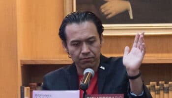 Marx Arriaga llama pseudointelectuales a quienes piden retirar nuevos libros de texto