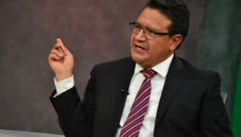 Fiscalía CDMX determina no ejercer acción penal contra consejero jurídico; denuncian irregularidades