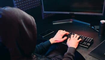 ¿Te piden dar 'likes'?: Policía Cibernética alerta sobre nueva estafa por redes sociales