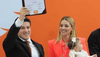 Samuel García se registra y enfoca críticas contra el Frente opositor
