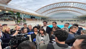 París 2024: "A los gruñones les digo: 'sí, vamos a bañarnos en el Sena': Hidalgo