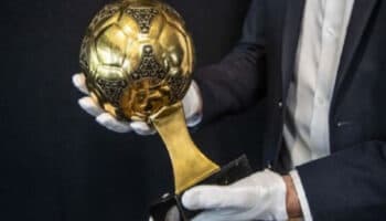 Suspenden subasta del Balón de Oro de Diego Armando Maradona
