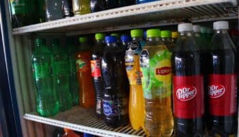 Este Día del Niño protégelos de ingredientes dañinos en sus bebidas; alerta Profeco