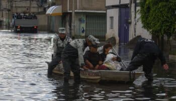 Chalco continúa inundado; instalan bombas adicionales para reforzar bombeo