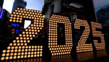 El '2025' llega a Nueva York para celebrar el Año Nuevo en Times Square | Galería