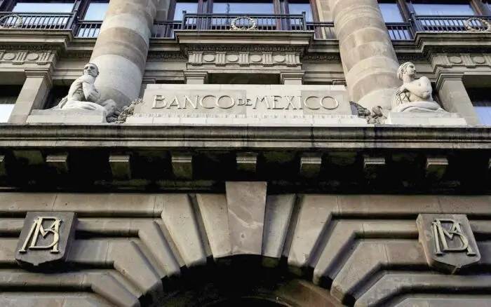 Banco de México anticipa pausa a recortes a tasa de interés pese a riesgos inflacionarios