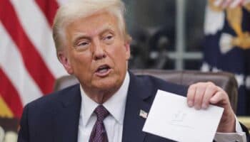Trump ordena bombardeos contra el Estado Islámico; anuncia muerte de varios miembros