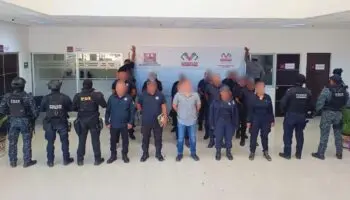 Policías y autoridades de Chiapas encabezaban red de extorsión; 78 detenidos