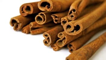 ¿Cómo saber si la canela que consumes tiene riesgos para la salud?