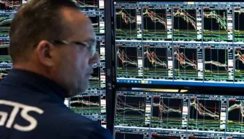 Wall Street se desploma por temor a que aranceles de Trump desencadenen una recesión