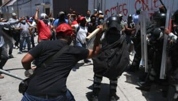Videos | Guardia Nacional y maestros se enfrentan en Chilpancingo, Guerrero