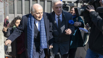 Cierran caso por corrupción contra Joseph Blatter y Michel Platini | Video