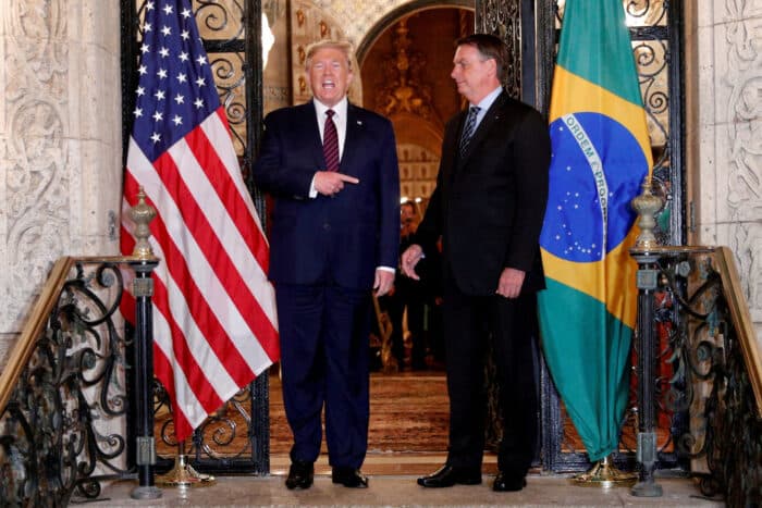 Sheinbaum evita profundizar sobre llegada de Bolsonaro a EE.UU.