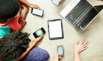 ONGs alertan sobre riesgos de publicidad digital en niñas, niños y adolescentes mexicanos