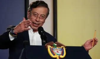 Seis menores murieron en bombardeo militar colombiano contra disidencias: Defensoría