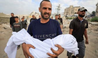 Al menos 104 palestinos muertos, incluidos 46 niños, por nuevos bombardeos israelíes en Gaza