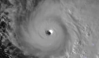 'Melissa' se transforma en huracán categoría 5 y pone en alerta a Jamaica