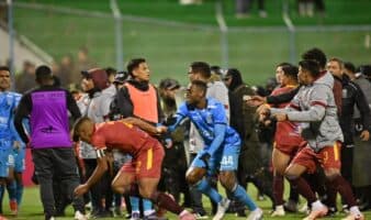 Así se puso la batalla campal en el futbol boliviano | Video