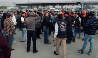 Transportistas bloquean carreteras en Edomex exigiendo localización de compañero raptado