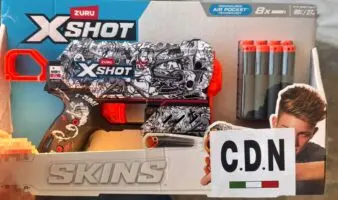 Detienen a 4 por repartir juguetes con etiquetas del Cártel del Noreste a niños