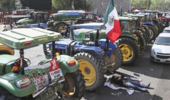 Aristegui en Vivo: Senado confirma a Ernestina Godoy en la FGR; 'fast-track' a ley de aguas; Trump podría dejar vencer el T-MEC (04/12/2025)