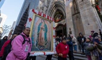 Mexicanos en Nueva York desafían el frío y al ICE para honrar a la Virgen de Guadalupe | Fotos