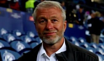 Apremia Starmer a Abramovich para que done beneficios por la venta del Chelsea a Ucrania | Video