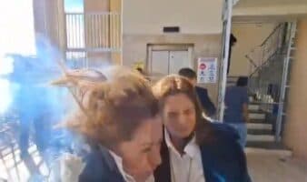 Lanzan explosivo a diputada de Honduras | Video