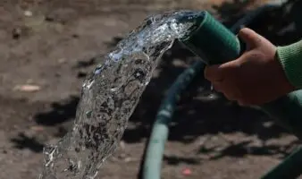 Sismo deja sin agua a la Benito Juárez; restablecen el 98% del servicio eléctrico en CDMX