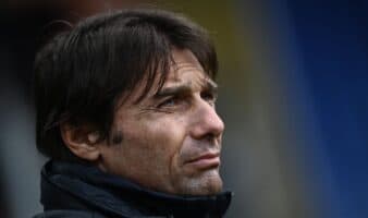 Suspenden y multan a Antonio Conte por 'mentarles la mamma' a árbitros | Video